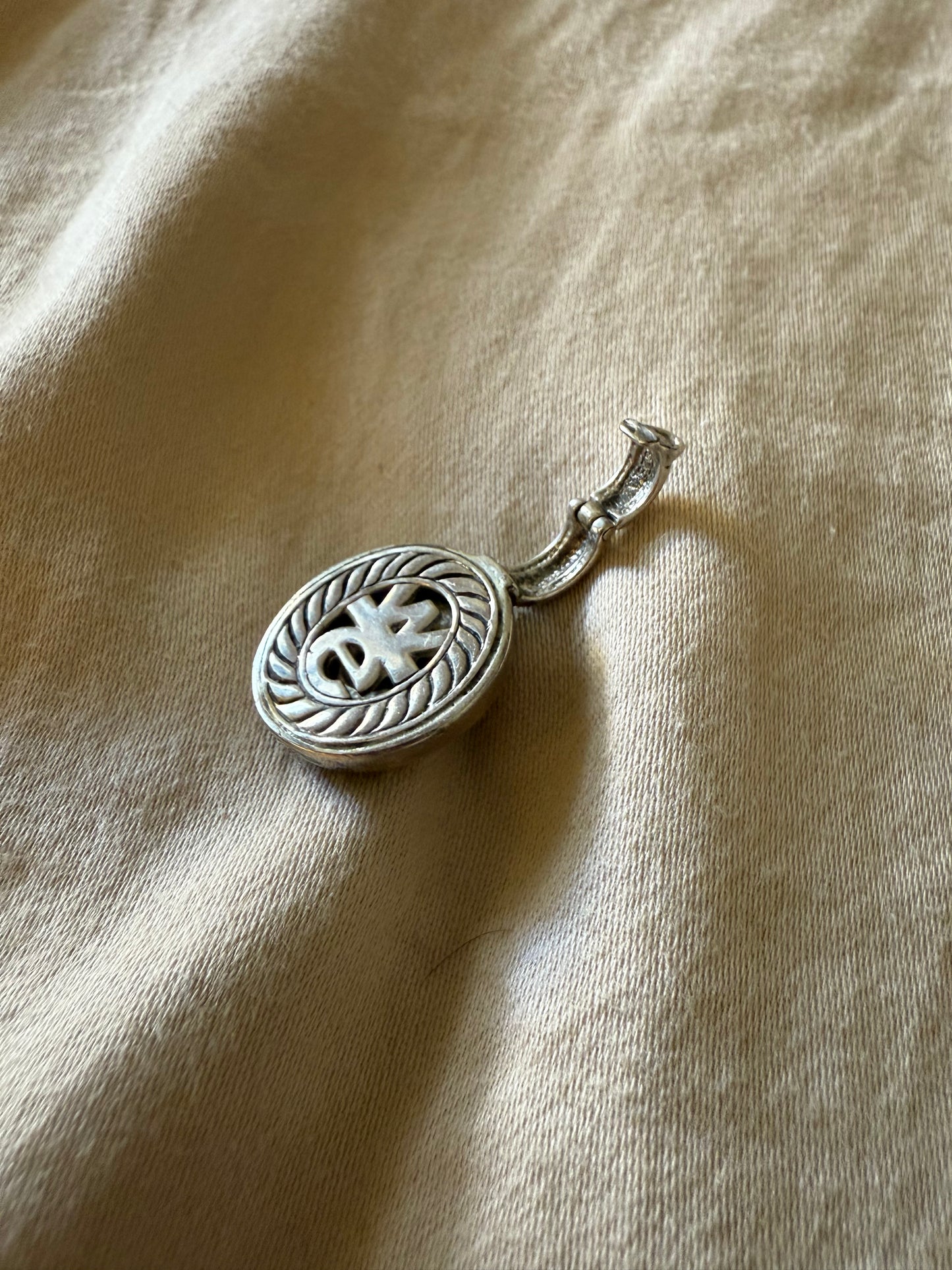 Vintage Sterling Silver Peridot Pendant